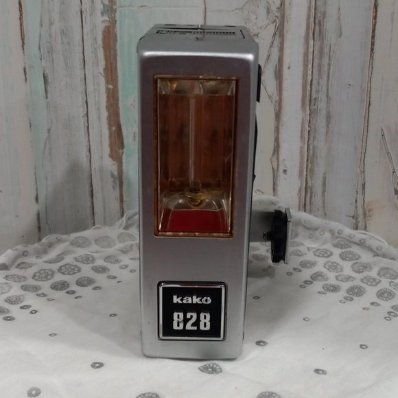 Kako 828 Electronic Flash w/ Built-in Cord - Picture 1 of 11